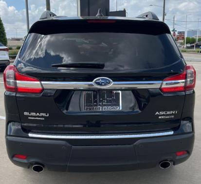 Crystal Black Silica 2022 Subaru Ascent Limited 8-Passenger