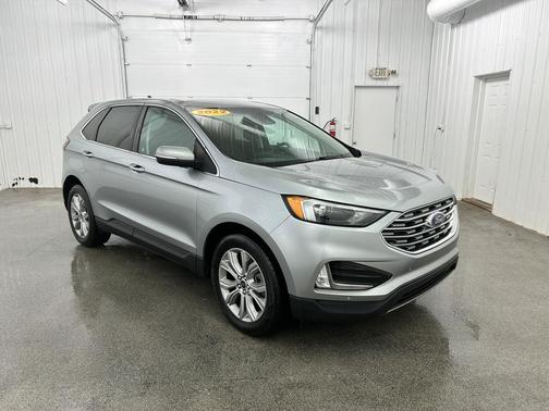 Iconic Silver Metallic 2022 Ford Edge Titanium