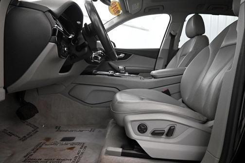 2019 Audi Q7 55 Premium Plus