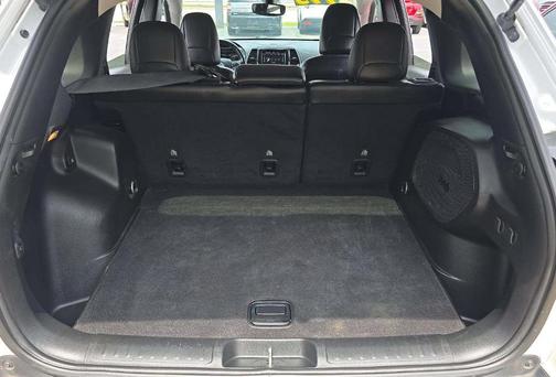 Bright White Clearcoat 2019 Jeep Cherokee Limited