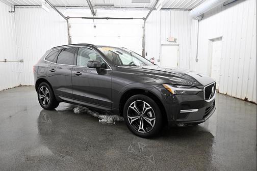 2022 Volvo XC60 B5 Momentum