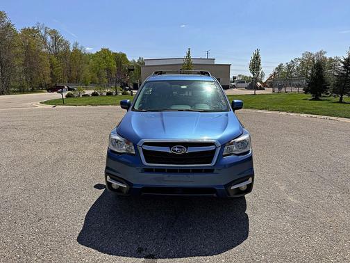 Quartz Blue Pearl 2017 Subaru Forester 2.5i Limited