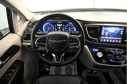 2018 Chrysler Pacifica Touring-L