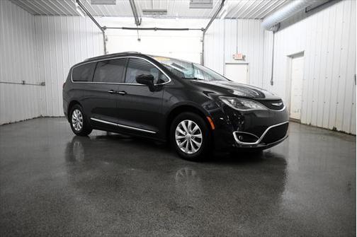 2018 Chrysler Pacifica Touring-L