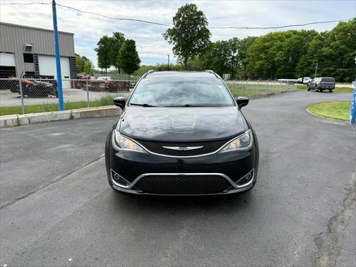 2018 Chrysler Pacifica Touring-L