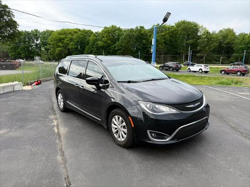 2018 Chrysler Pacifica Touring-L