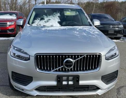 2022 Volvo XC90 T6 Momentum