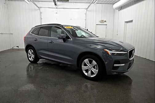 2022 Volvo XC60 B5 Momentum