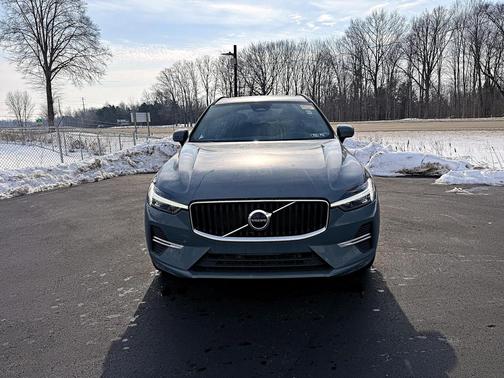 2022 Volvo XC60 B5 Momentum