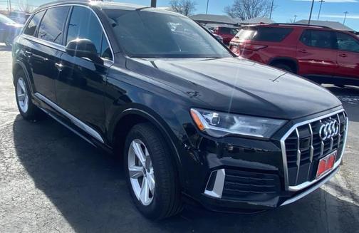 2022 Audi Q7 45 Premium Plus