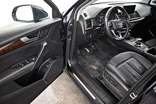 2020 Audi Q5 45 Premium Plus