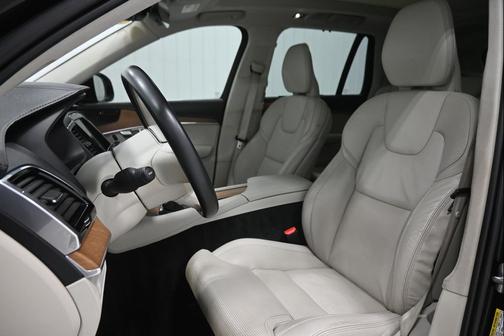 Onyx Black 2019 Volvo XC90 T6 Inscription