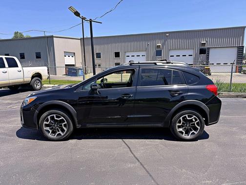 Crystal Black Silica 2016 Subaru Crosstrek 2.0i Limited