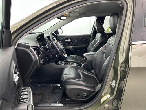 Olive Green Pearlcoat 2019 Jeep Cherokee Limited