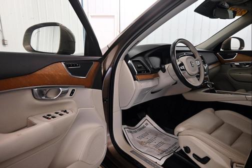 2017 Volvo XC90 T6 Inscription