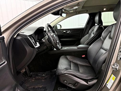 2020 Volvo V60 Cross Country T5