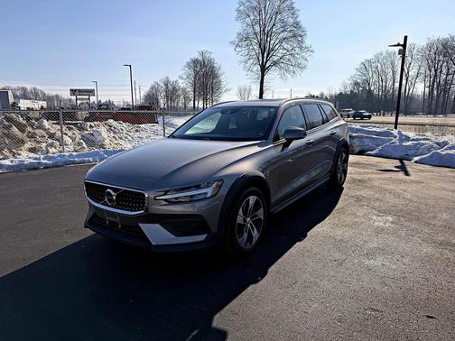 2020 Volvo V60 Cross Country T5