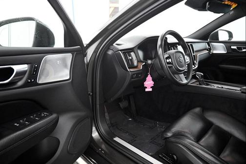 2020 Volvo V60 Cross Country T5