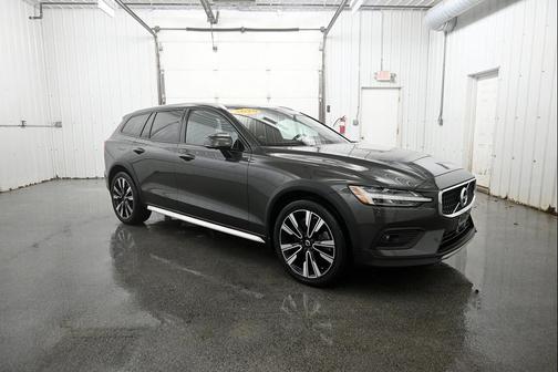2020 Volvo V60 Cross Country T5