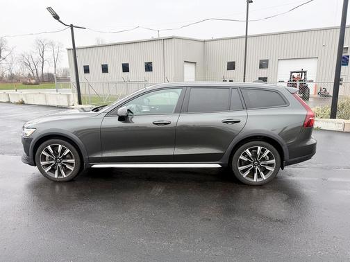 2020 Volvo V60 Cross Country T5