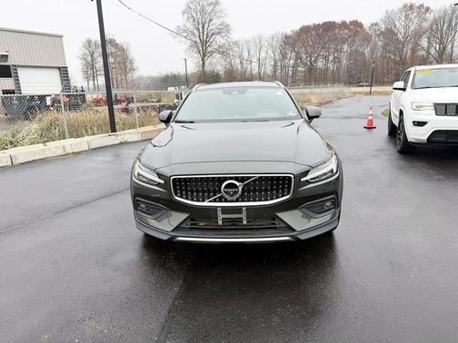 2020 Volvo V60 Cross Country T5