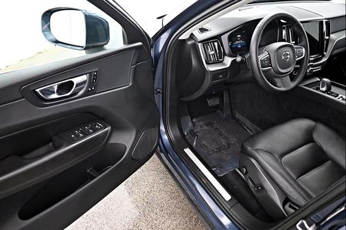 2023 Volvo XC60 B5 Core