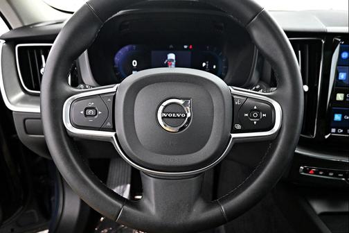 2023 Volvo XC60 B5 Core