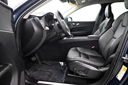 2023 Volvo XC60 B5 Core