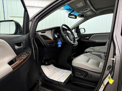 2017 Toyota Sienna Limited