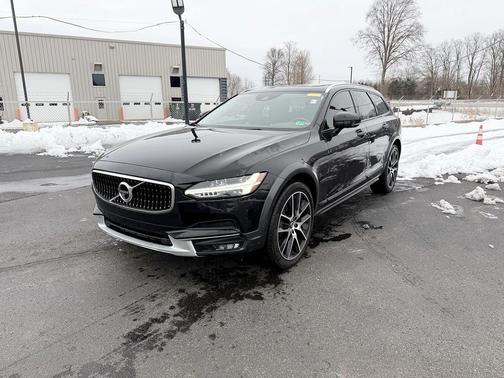 2020 Volvo V90 Cross Country T6