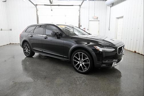 2020 Volvo V90 Cross Country T6