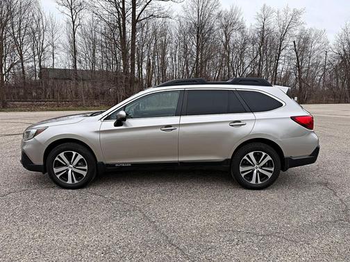 Tungsten Metallic 2019 Subaru Outback 2.5i Limited