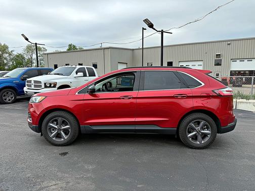 Rapid Red Metallic Tinted Clearcoat 2022 Ford Edge SEL