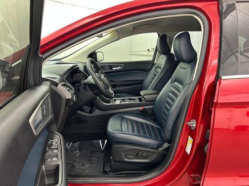 Rapid Red Metallic Tinted Clearcoat 2022 Ford Edge SEL