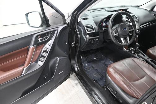 Crystal Black Silica 2018 Subaru Forester 2.5i Touring