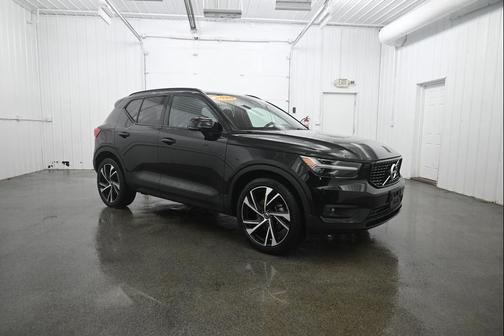 2020 Volvo XC40 T5 R-Design