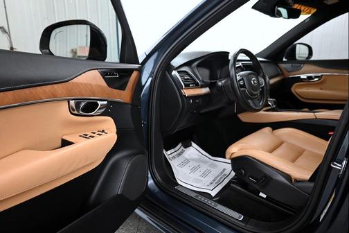 2020 Volvo XC90 T6 Inscription