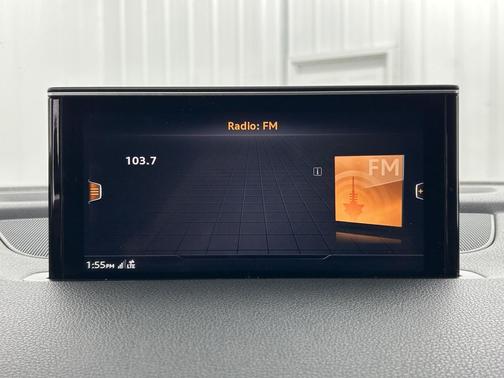 Orca Black Metallic 2017 Audi Q7 3.0T Prestige