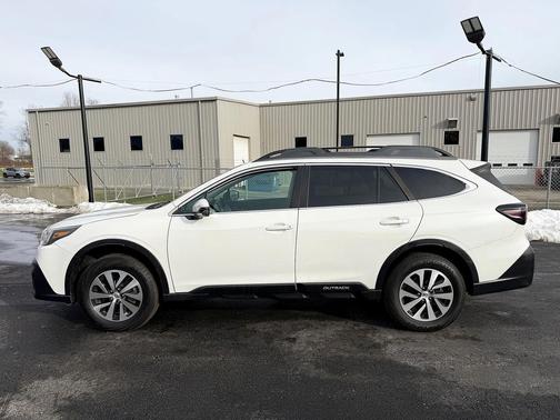 2022 Subaru Outback Premium