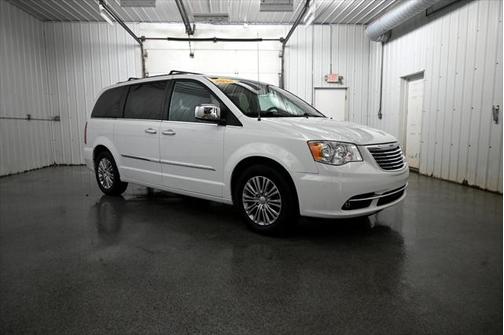 2014 Chrysler Town & Country Touring-L