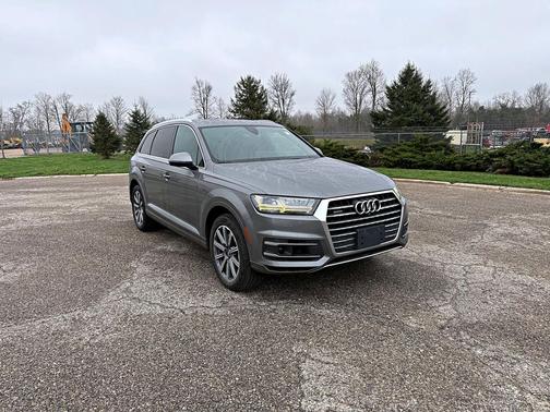Graphite Gray 2017 Audi Q7 3.0T Prestige