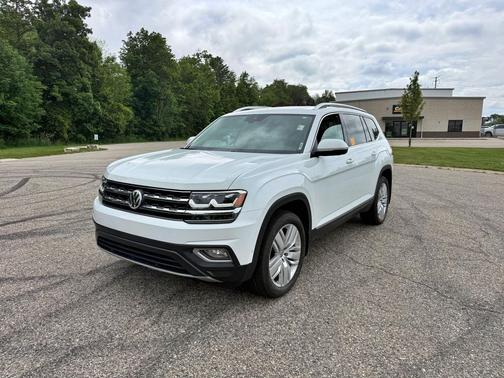 Pure White 2018 Volkswagen Atlas 3.6L SEL Premium