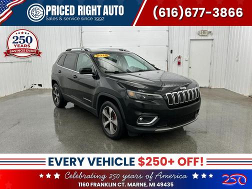Diamond Black Crystal Pearlcoat 2019 Jeep Cherokee Limited