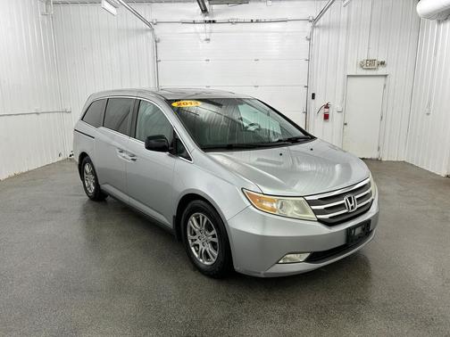 Alabaster Silver Metallic 2013 Honda Odyssey EX-L