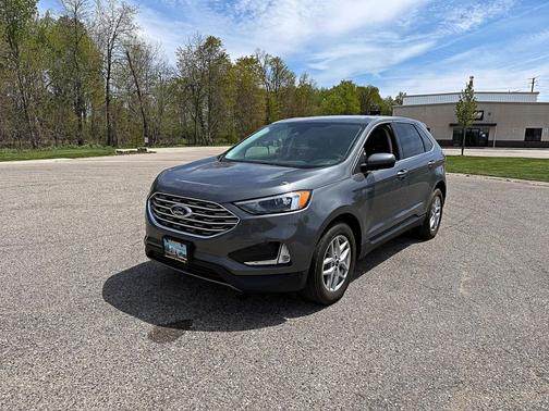 Carbonized Gray Metallic 2022 Ford Edge SEL
