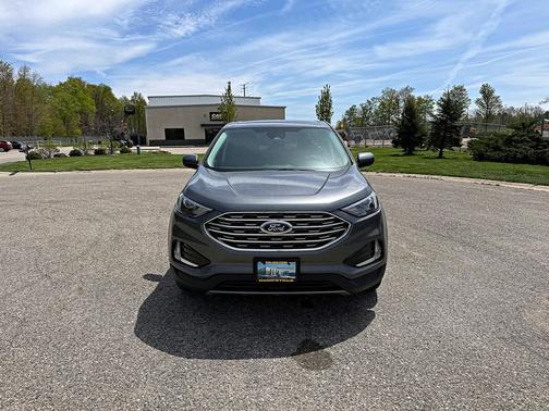 Carbonized Gray Metallic 2022 Ford Edge SEL