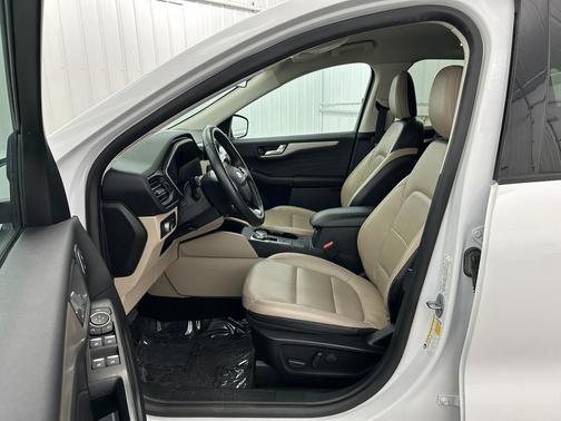 Oxford White 2021 Ford Escape SEL