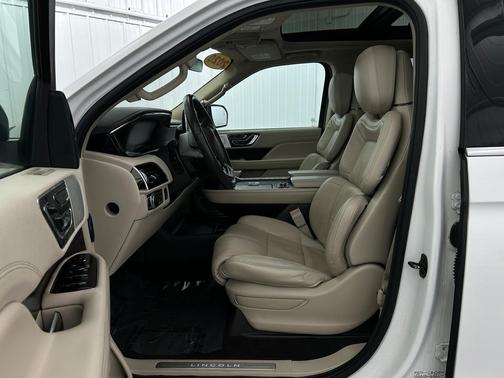 Pristine White 2020 Lincoln Navigator Reserve