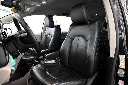 2018 Chrysler Pacifica Touring-L