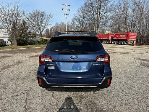 Abyss Blue Pearl 2019 Subaru Outback 2.5i Premium